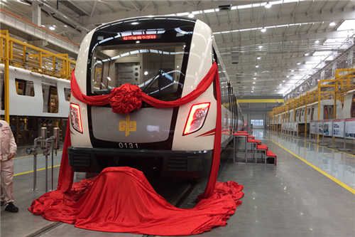 “鄭州造”首列地鐵列車下線    加快明泰鋁業產業轉型升級