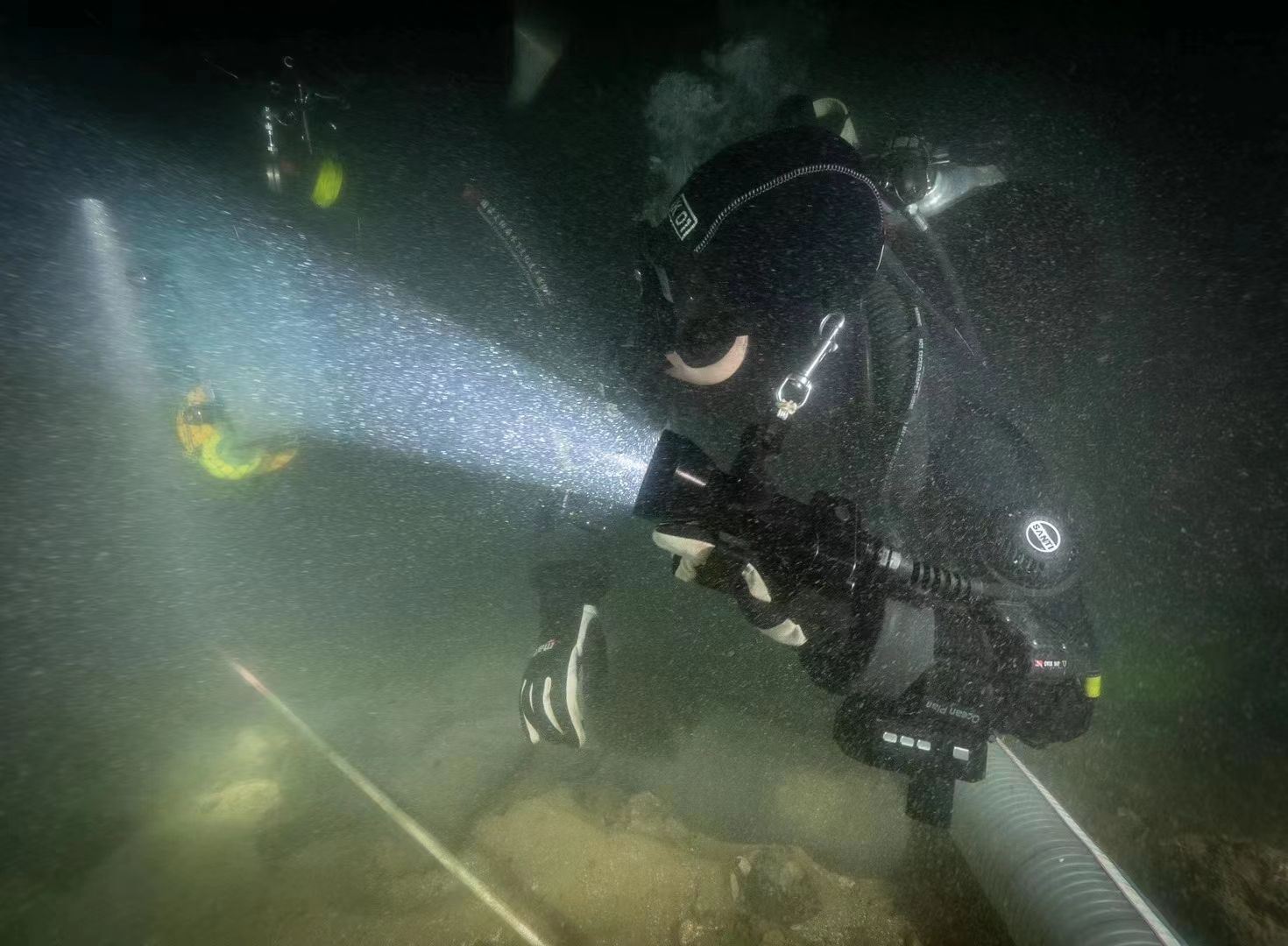 《現(xiàn)場(chǎng)》 第4集 : 出水，探尋古代沉船，期待浪漫邂逅